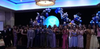 MINISTER ENDY CROES TA FELICITA E 66 GRADUADONAN DI COLEGIONIGEL MATTHEW