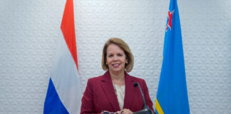 ARUBA Y HULANDA LO SIGUI NA MESA PA YEGA NA UN CONCLUSION DI NEGOCIACION CU TA DEN MIHO INTERES DI PAIS ARUBA