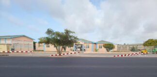 Montaña y Colegio Felipe B Tromp a keda asfalta