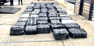Kustwacht a dal baho mundo duro: 2500 kilo di droga intercepta