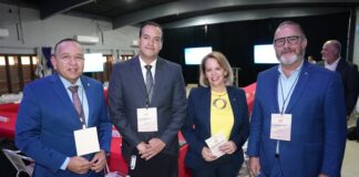 MINISTER ENDY CROES TA GRADICI SAN NICOLAS BUSINESS ASSOCIATION PA CONTRIBUI DEN E DESAROYO DI SAN NICOLAS