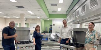 AHATA ta regala ekipo culinario na EPB San Nicolas
