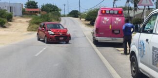 Dama herida den accidente di trafico na Sero Pita