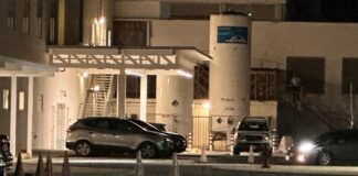 Baby di un aña bira malo y no tabata reaciona, mayornan a rush cu ne pa hospital, na caminda a topa cu polis, polis a yudanan habri caminda pa yega lihe hospital