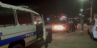 Chauffeur basta bebi no tabata coopera cu Polisnan