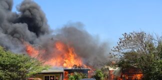 Huma preto tawata wordo mira di leu: Candela grandi ta destrui gran parti di un cas na Rooi Prikichi