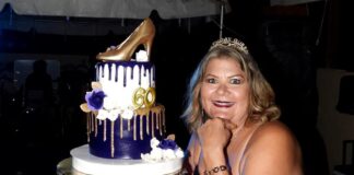 MINISTER ENDY CROES TA FELICITA SRA. MEREDITH DIJKHOFF CU A CUMPLI E BUNITA EDAD DI 60 AÑA