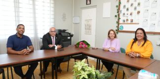 PUIS X SCHOOL A INSTALAEBOARDS CU NAN A GANA CU E PROYECTO DI EDUTECH