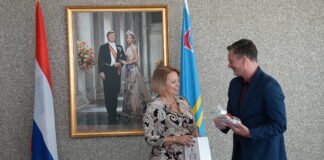 PROME MINISTER TA GRADICI SEÑOR BOTE TER STEGE PA SU CONTRIBUCION VALIOSO NA E APARATO HUDICIAL DI PAIS ARUBA