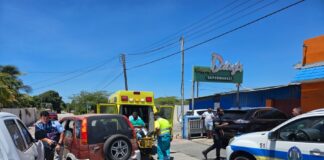 Caso di hincamento den Madiki: E conocido di Polis Flint Richardson a hinca un homber dos biaha