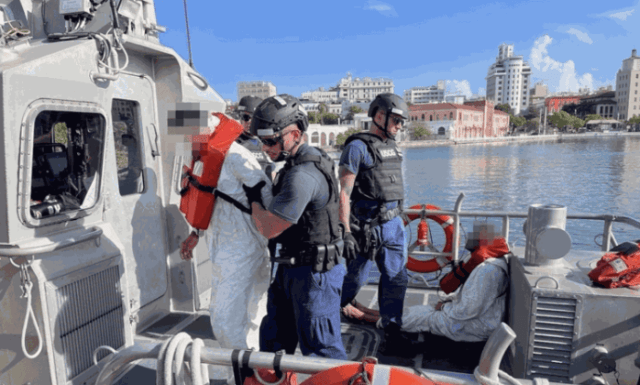 Tres venezolano deteni den awa di Puerto Rico cu mas di 700 kilo di droga