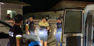 Por poco polis a los tiro ariba homber cu problema mental