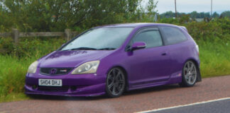 Tiramento di cups for di auto riba otro a termina den pelea y detencion di 3 muher