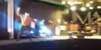 Ephrem J a dal su fanatico cu microphono despues di a haya un splash di awa