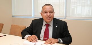 Lo forma un comision pa traha riba un structura di salario moderno pa docentenan