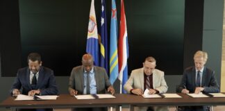 MINISTER CROES A FIRMA UN ACUERDO PA NOS STUDIANTENAN NA E 4-LANDENOVERLEG NA DEN HAAG