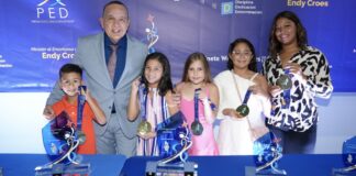 Minister Endy Croes: “Premio Excelencia Deporte” DIABIERNA 10 NOV. 8pm ATRAVEZ DI CANAL22