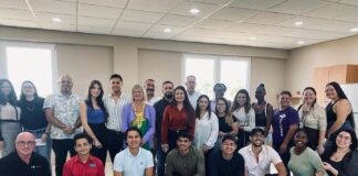 Autor y periodista renombra Jancis Robinson a topa cu studiantenan di Universidad di Aruba