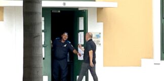 Nelson Andrade no ta “give a damn” cu e tin un polis cera ya pa 8 luna