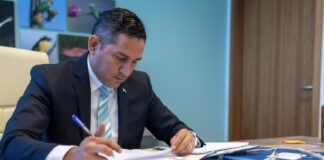 MINISTER ARENDS TA SUBRAYA E IMPORTANCIA DI INTEGRIDAD PERSONAL Y E IMPACTO ARIBA E SISTEMA COLECTIVO DEN NOS SOCIEDAD