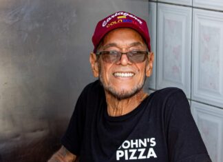 John’s “Pizza” Croes a bay sosega