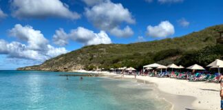 Un solda hulandes a muri durante snorkel na Curacao
