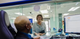 ELMAR y SETAR lo brinda Asistencia Personal pa guia cliente di SmartUp Prepaid y EV Chargeup pa cu uzo di Pay.Aw app