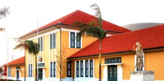 Homber di 31 aña cu a mishi cu mucha homber di 13 aña a bira victima di chantage di 25 mil florin