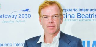 Cu salida di Joost Mejis di Airport, ta bira hora pa nos hendenan dirigi aeropuerto