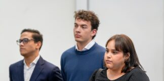 Minister Maduro tabata presente na e evento ‘Ban Topa’ di Arubahuis pa motiva studiantenan