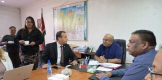 Minister Geoffrey Wever: Oportunidad pa fortifica agricultura comercial entre Aruba y Surinam