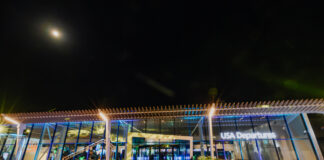 Aeropuerto Internacional Reina Beatrix cu mehoracion innovativo p’e pasaheronan