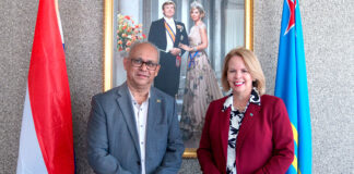 Minister di relacion exterior di suriname a reuni cu prome minister