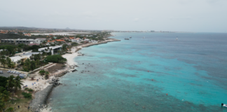 Producto Aruba ta sigui conoce mehoracion: Proyecto di boei a keda entrega na Arashi, Boca Catalina y Eagle Beach