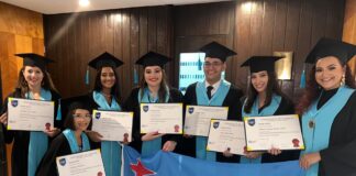 Minister Endy Croes ta felicita e 13 docentenan di Aruba cu a ricibi nan diploma di Master of Education na Universidad di Curacao