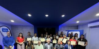 21 cursista a ricibi nan certificado pa e di shete curso di Declarant di Aduana