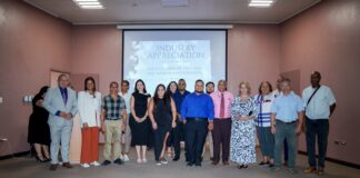 Prome Minister a entrega certificado na tur stakeholder cu ta haci pasantia p’e alumnonan di EPI posibel