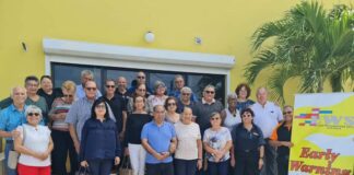 CMO a ricibi bishita di e grupo di Adulto Mayor di CMB Gold Club y grupo Scout Kimball O Hara