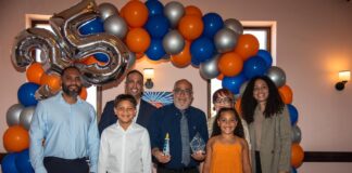 Celebracion di Arthur Kelly su 35 aniversario trahando den e industria di turismo