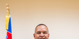 Minister Endy Croes a sali pa un biahe di trabou pa reuni cu sr. Carlos Pagan y duna sosten na nos seleccion representando Caribe den Little League Baseball World Series 2024