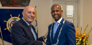 John Soliano huramenta como gezaghebber di Boneiro