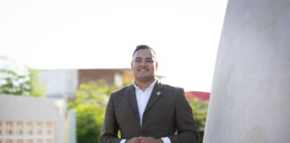 Leonardo Figaroa (PDP): Parlamentarionan biahando business class y cobrando dagvergoeding sin presenta 1 idea pa hobennan studiante den Exterior y na Aruba