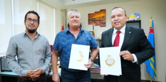 Bohama Aruba a entrega parti di trabou y e yabinan di Stadion Dakota