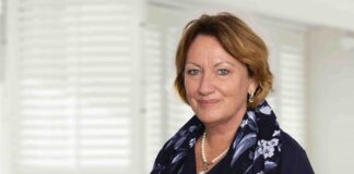 Prome Minister ta gradici dr. Hellen van der Wal pa su trabounan como miembro di CAFT