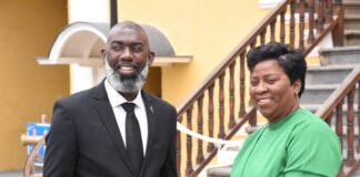 Gobierno di Curacao a cay debi na “Bai Bini” y conflicto interno