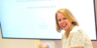 Prome Minister Evelyn Wever-Croes: Señora Leone Jansen a ricibi reconocemento pa 27 aña di dedicacion den sector di turismo