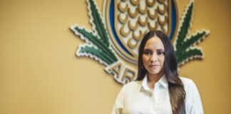 Parlamentario independiente Gerlien Croes: Gabinete Wever-Croes II ta campaña cu limosna di 30 florin pa pensionado