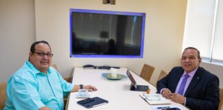 Minister Endy Croes a ricibi informacion actualisa di e ultimo desaroyonan di Fundacion Lotto pa Deporte