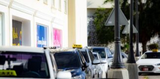 Confusion den sector di taxi na Aruba: UTN a logra pa mantene traspaso, pero otro grupo di central no ta satisfecho