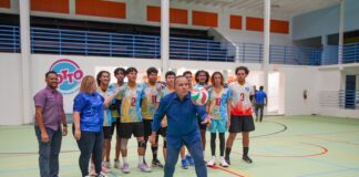 Minister Endy Croes: Nos deportistanan por haci uzo di e vloer ultramoderno y completamente renoba di Centro Deportivo Libertador Betico Croes